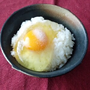 塩とごま油で卵かけご飯